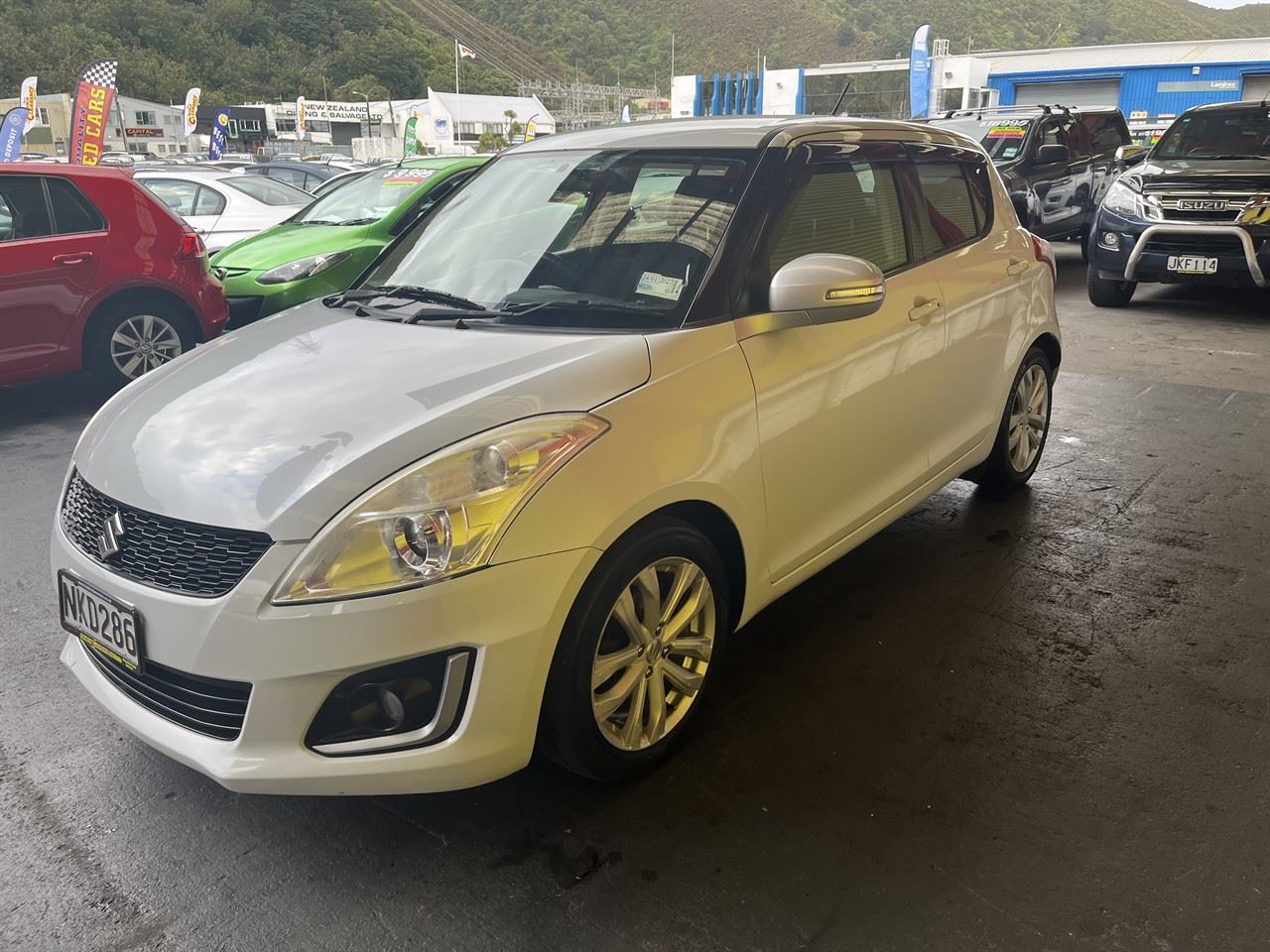 Vehicle image 3