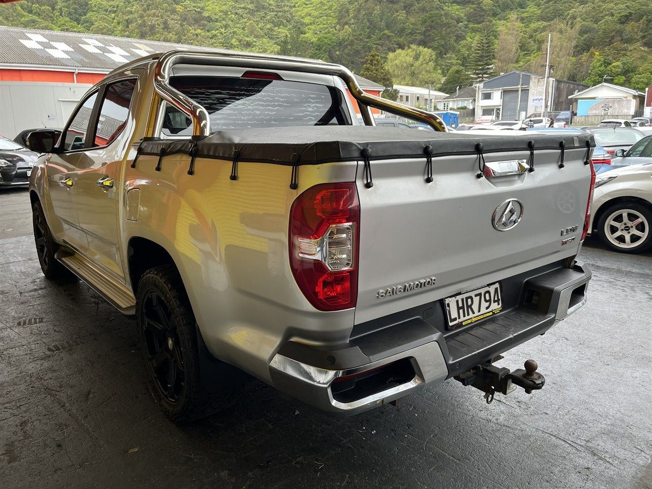 Vehicle image 4