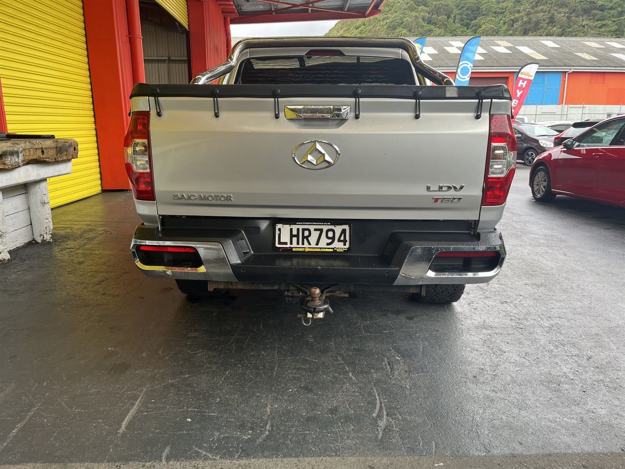 Vehicle image 5