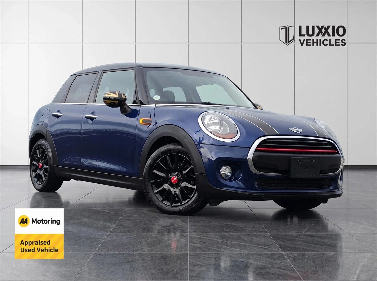Vehicle image 4