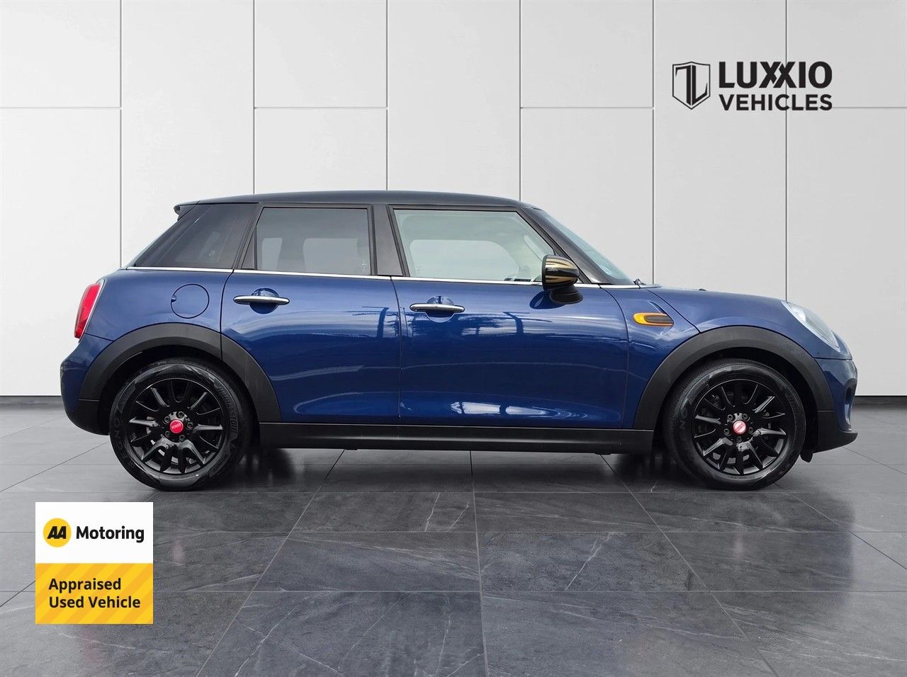 Vehicle image 5