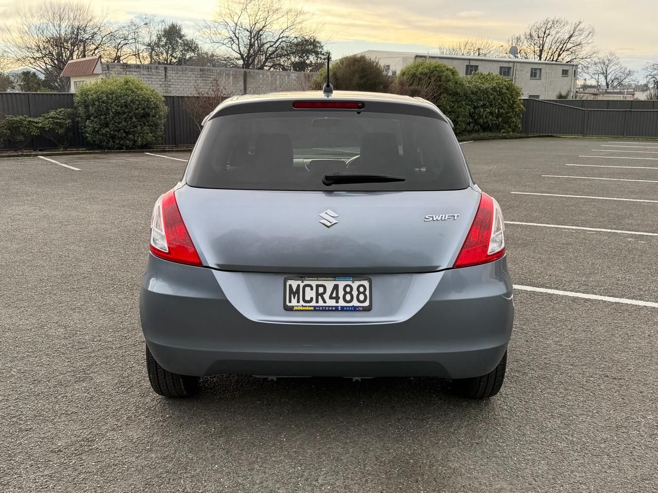 Vehicle image 5