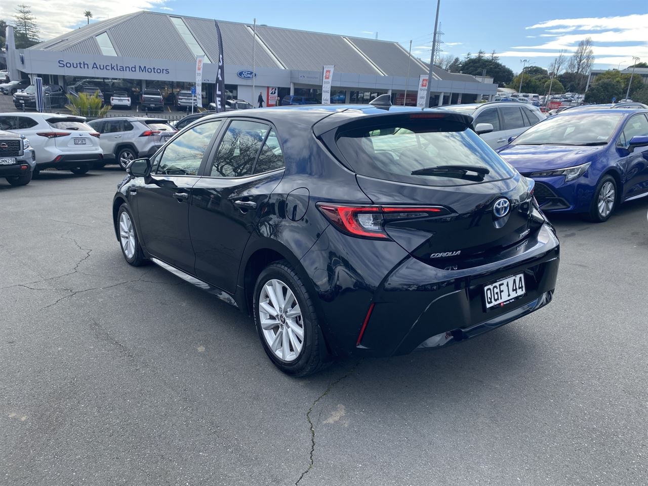 Vehicle image 5