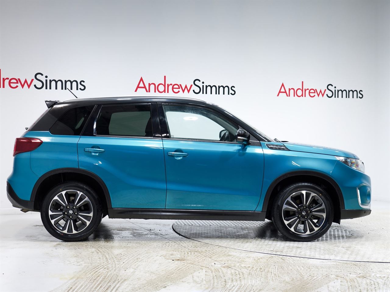 Vehicle image 4