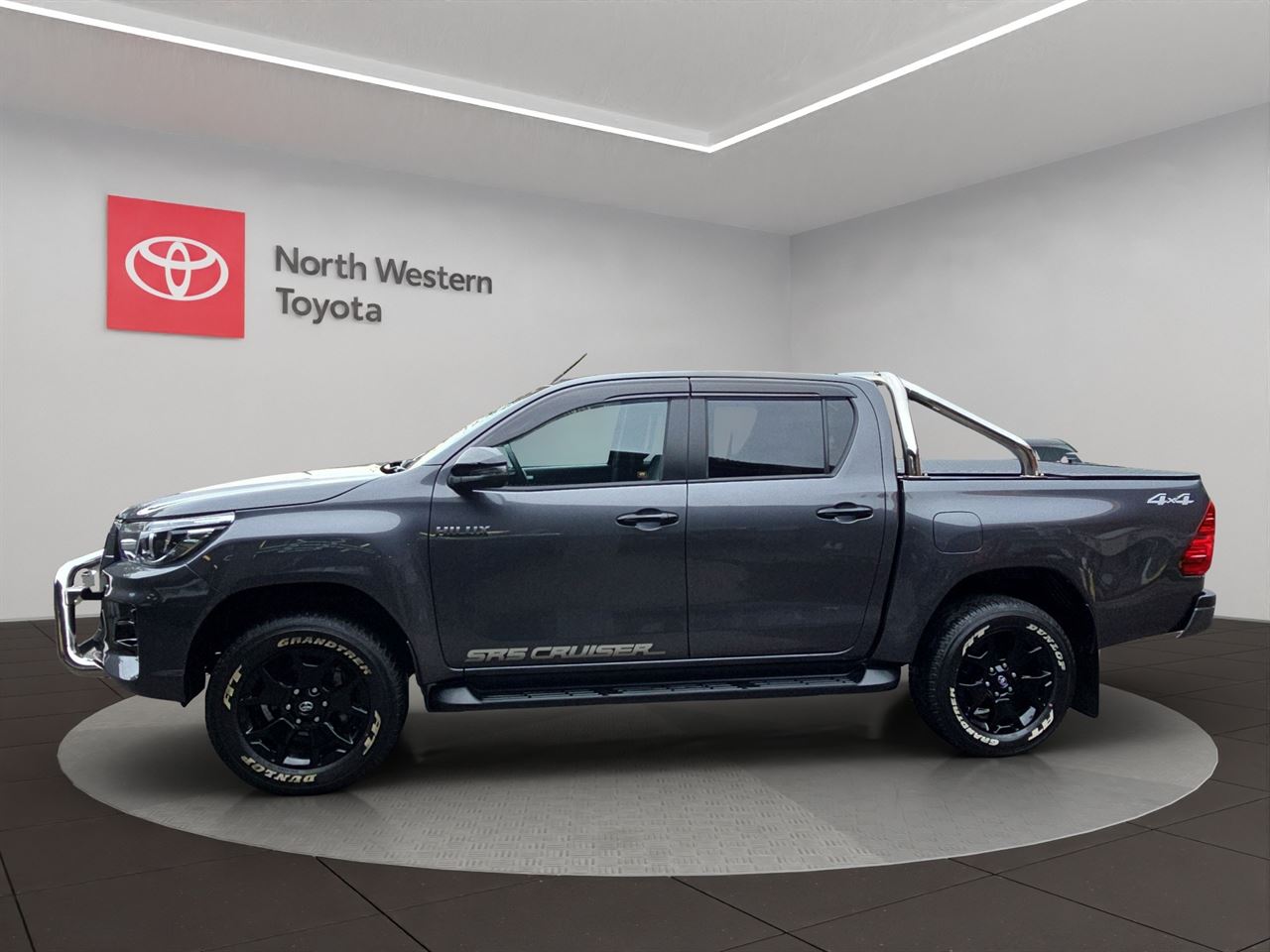 Vehicle image 4