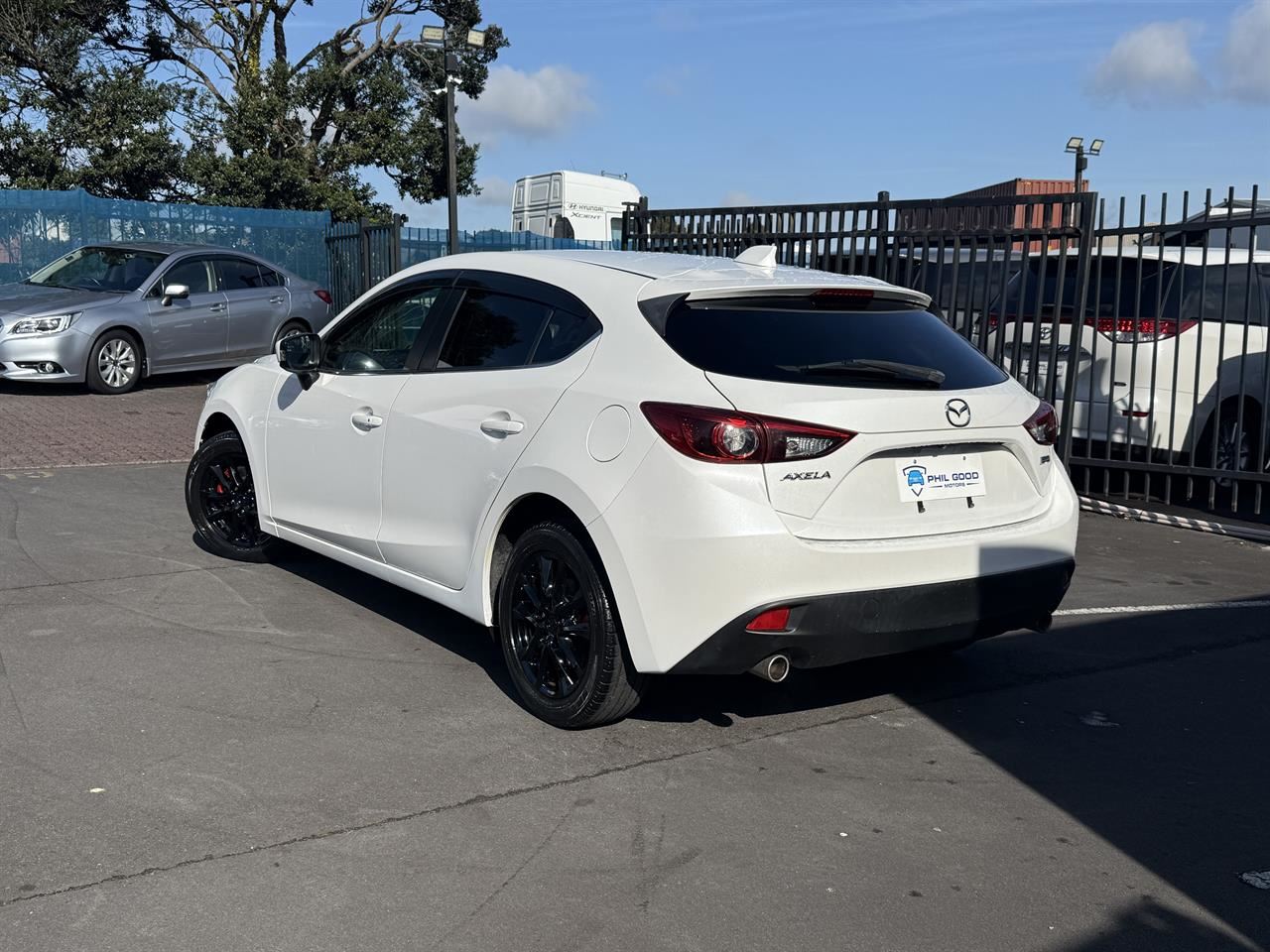 Vehicle image 4
