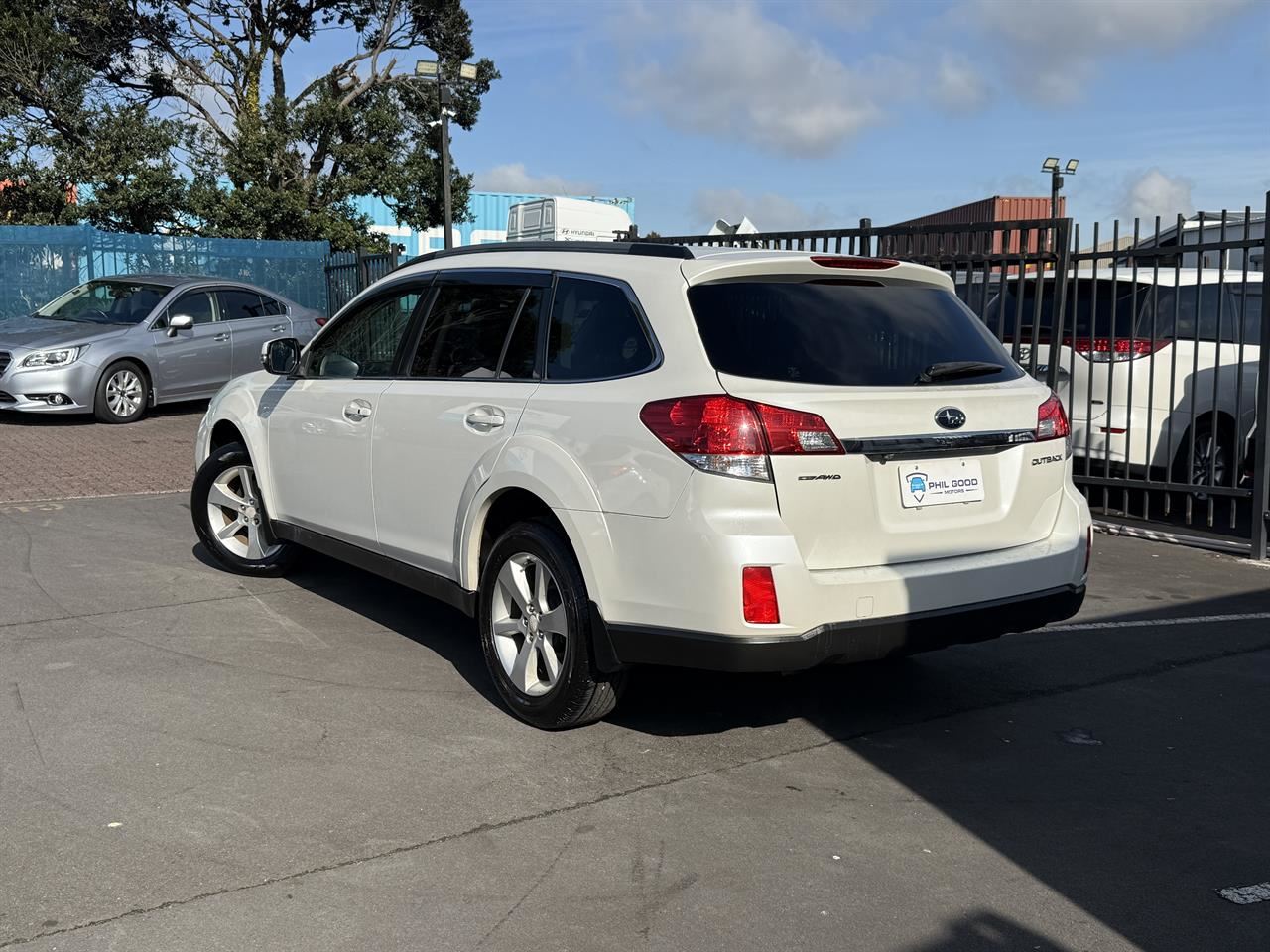 Vehicle image 4