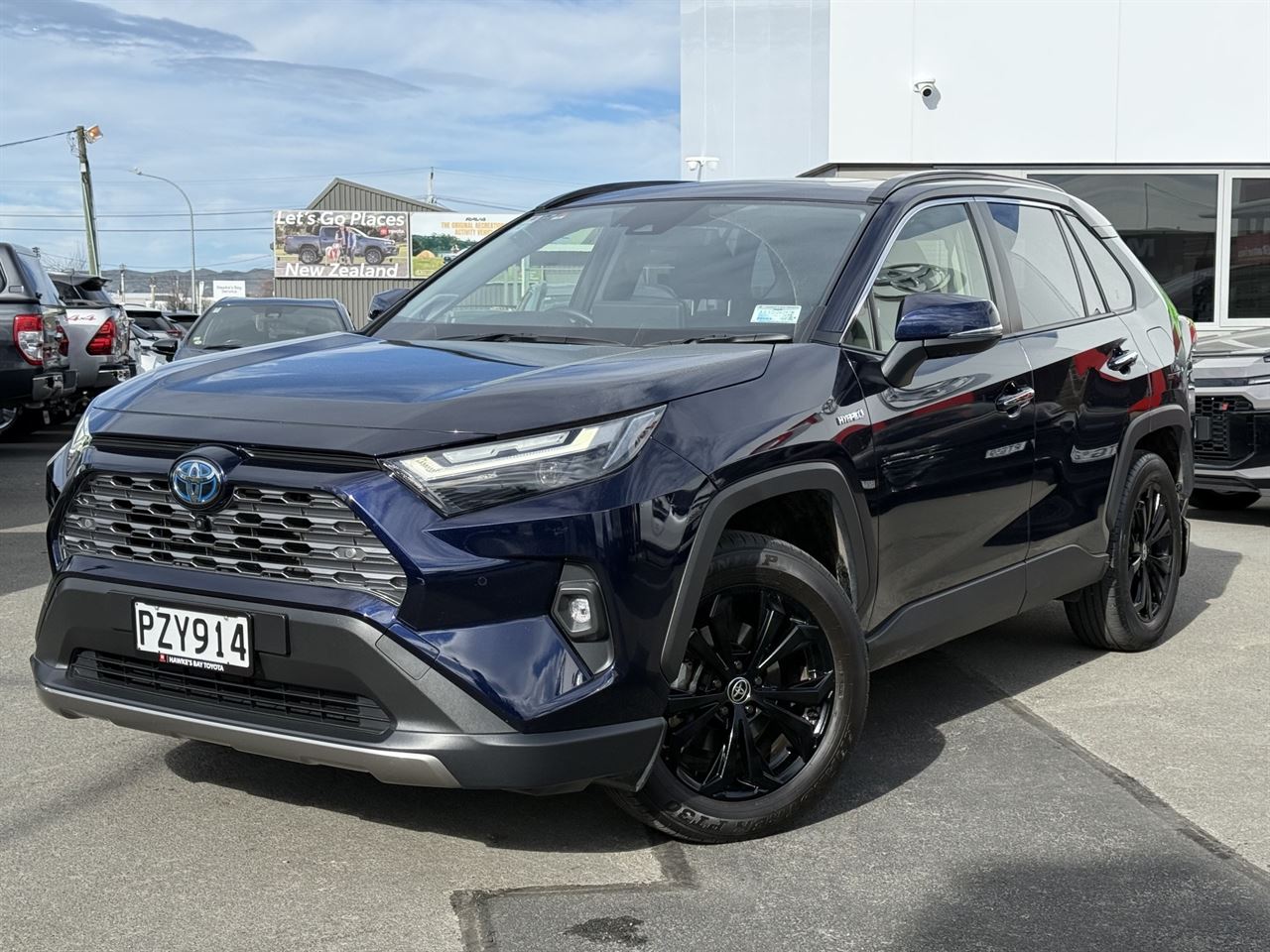 Vehicle image 5