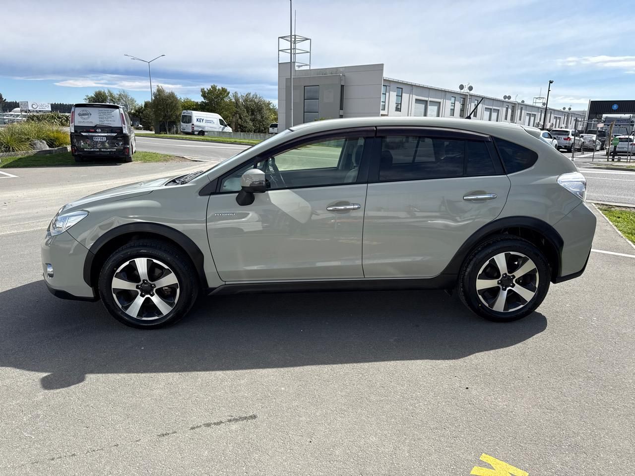 Vehicle image 5