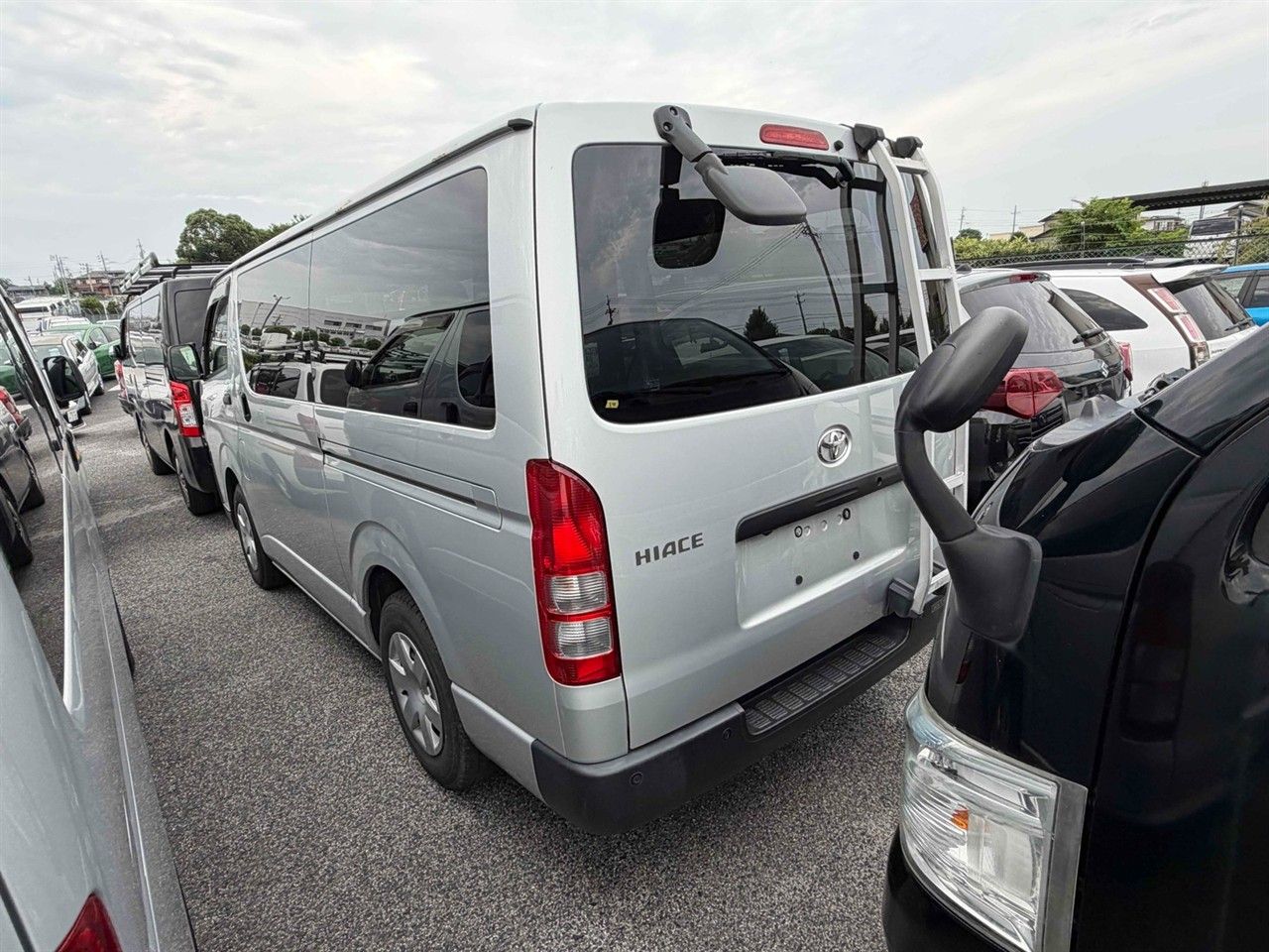 Vehicle image 5