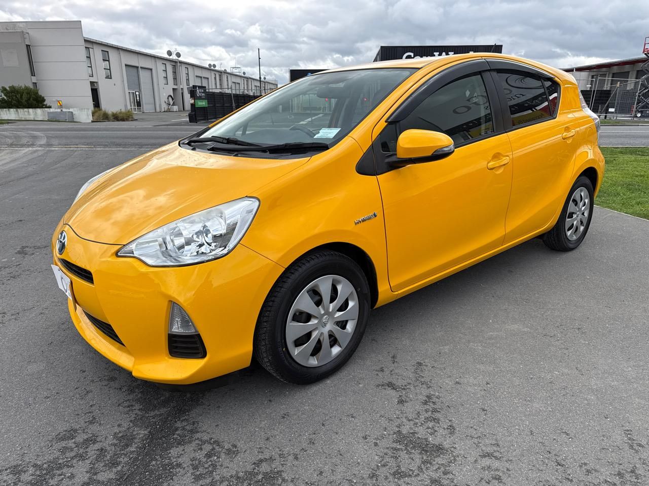 Vehicle image 4