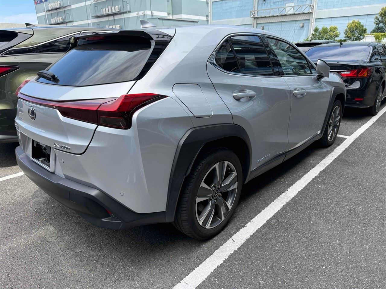 Vehicle image 5