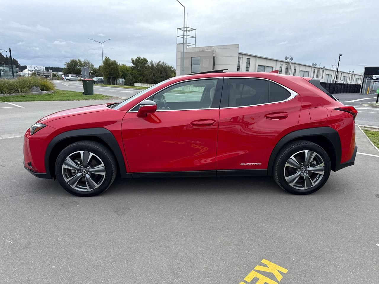 Vehicle image 5
