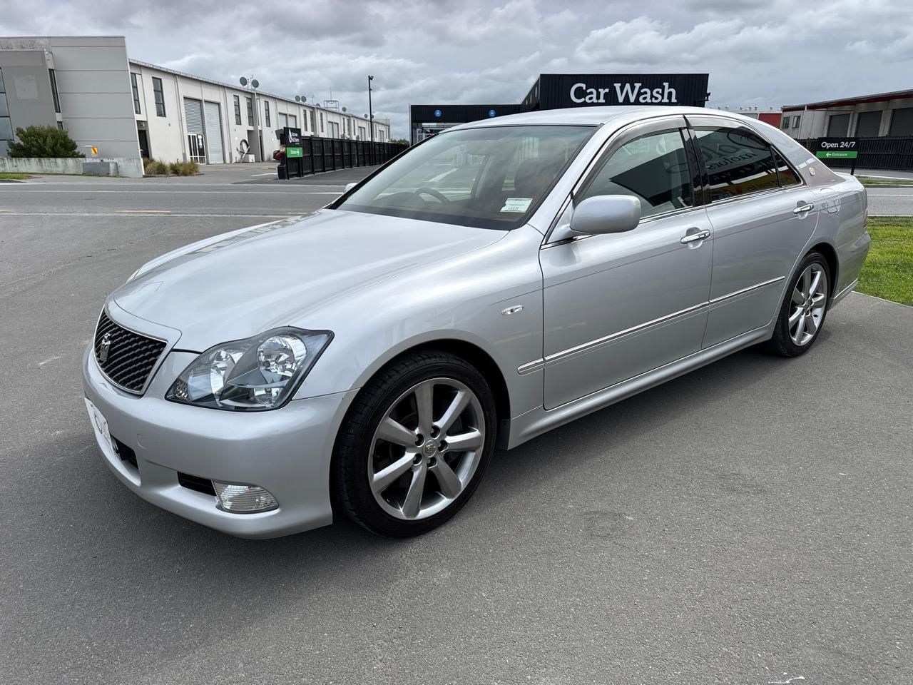 Vehicle image 4