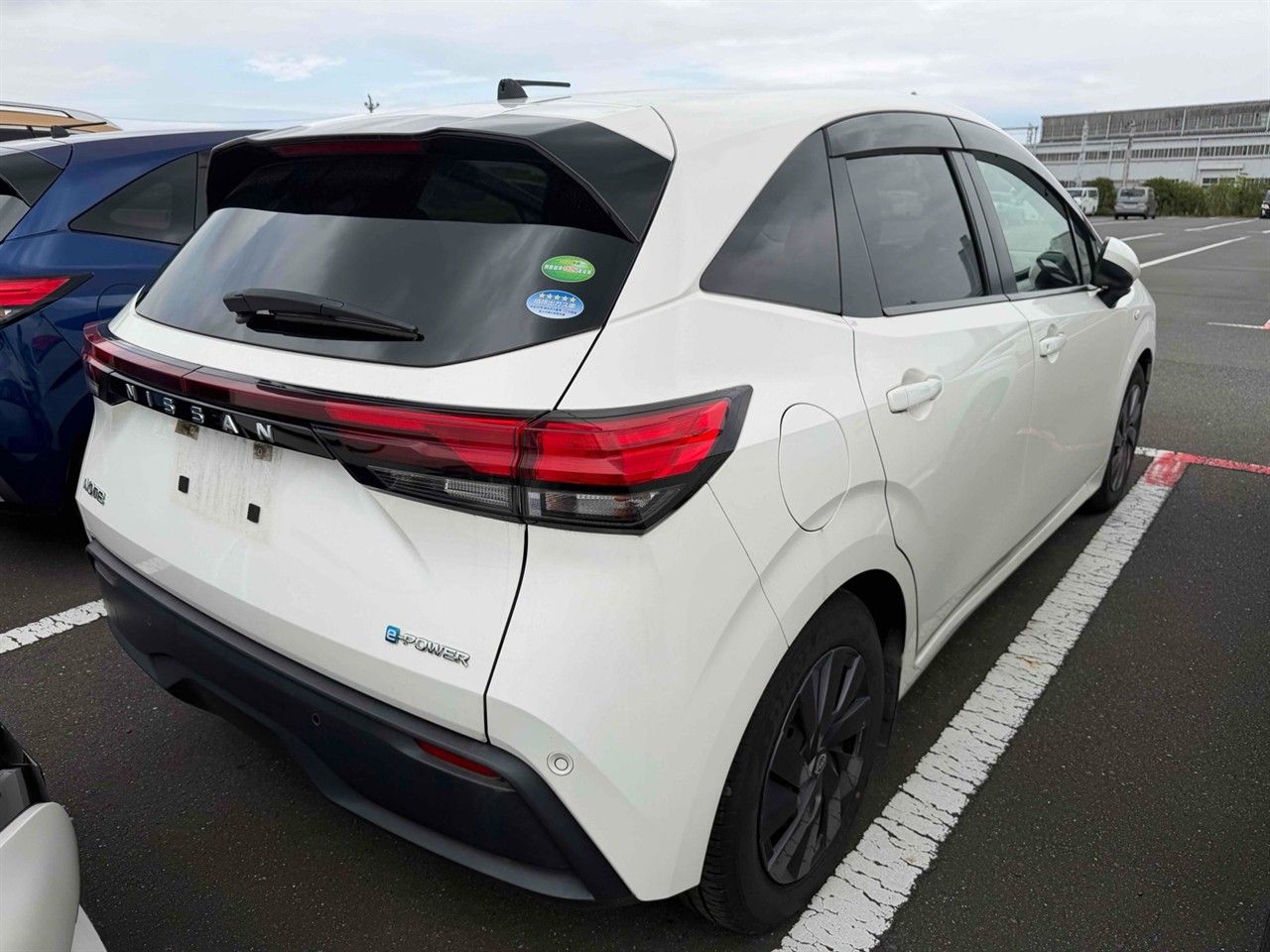 Vehicle image 4