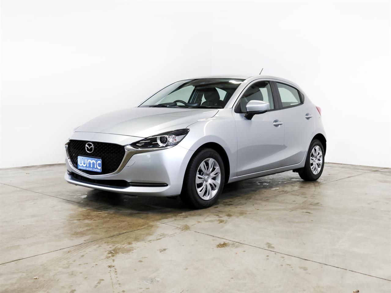 Vehicle image 4