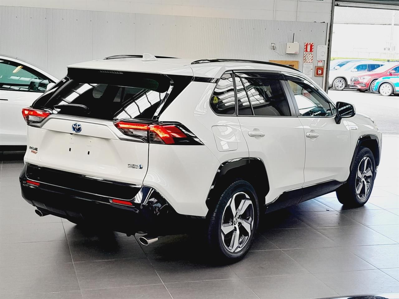 Vehicle image 4