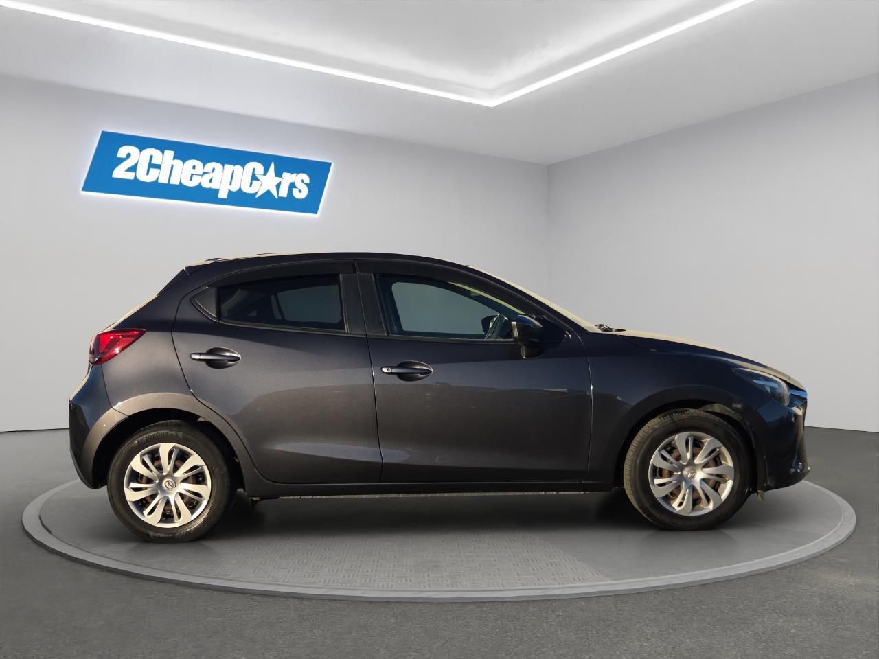 Vehicle image 4