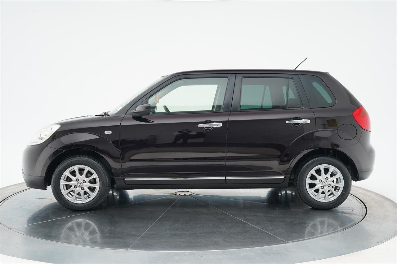 Vehicle image 4