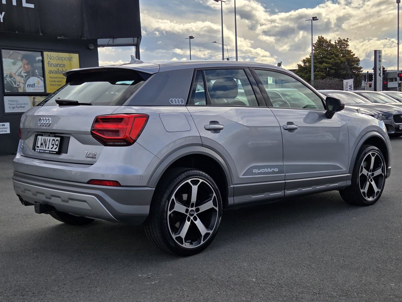 Vehicle image 3