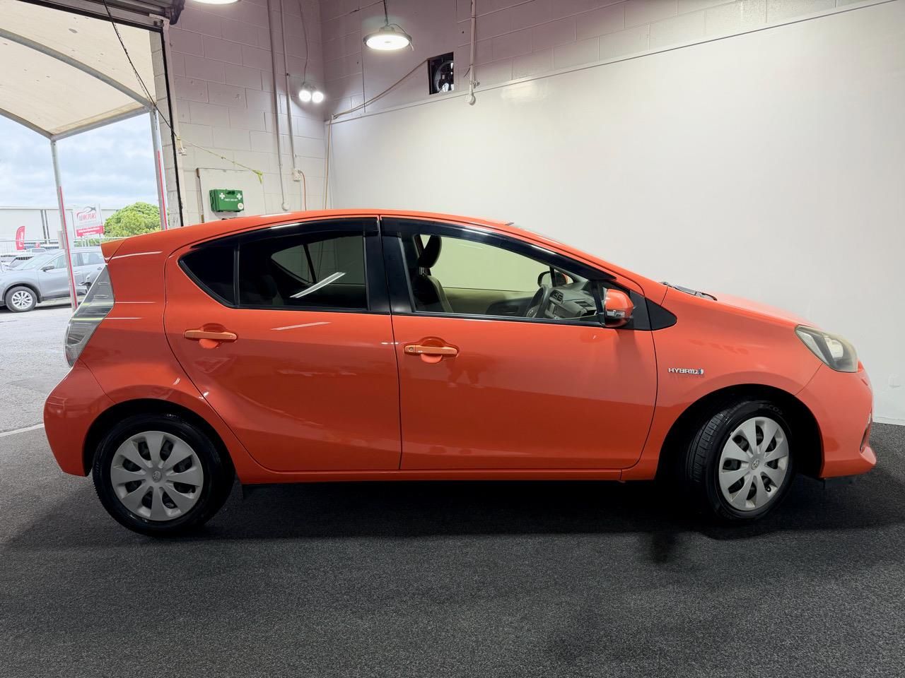Vehicle image 5