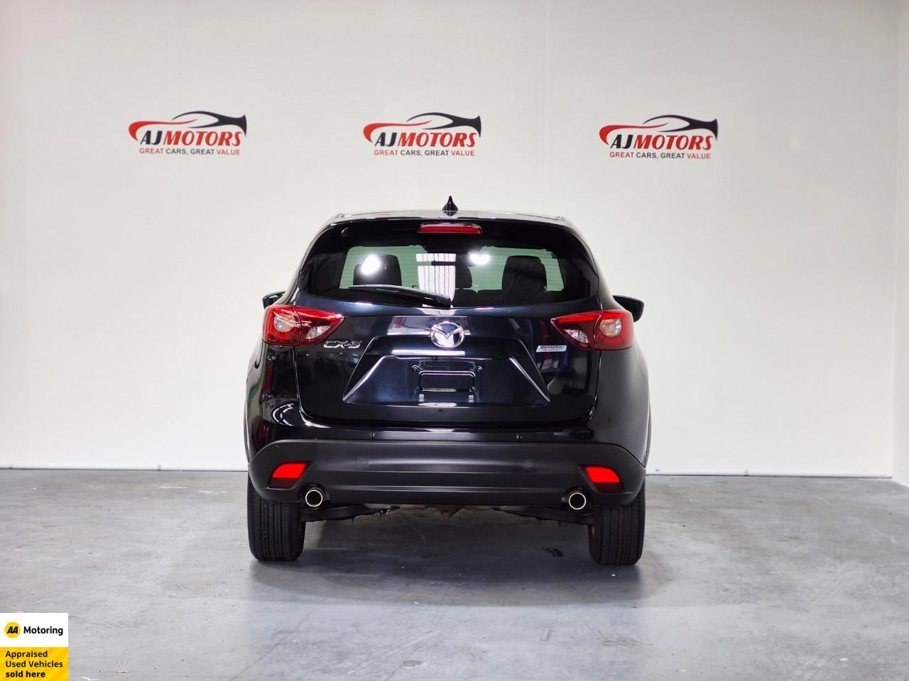 Vehicle image 5