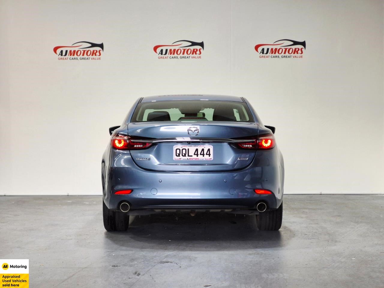 Vehicle image 5