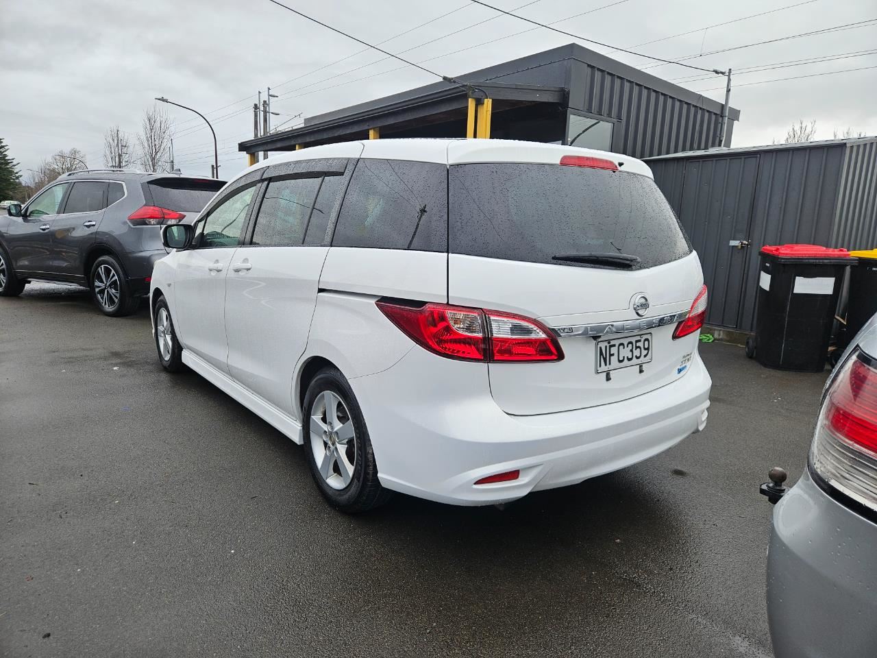 Vehicle image 3
