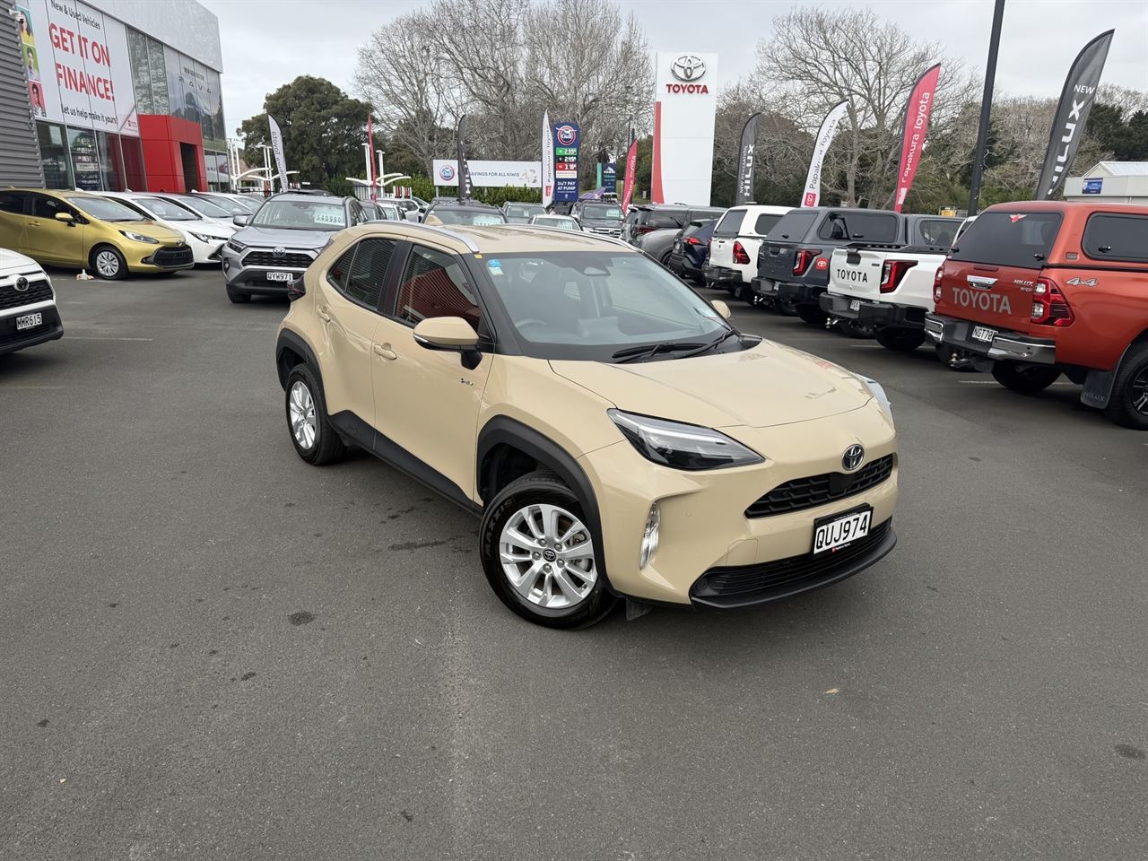 Vehicle image 4