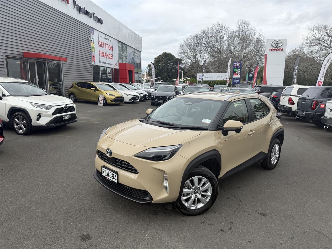 Vehicle image 4