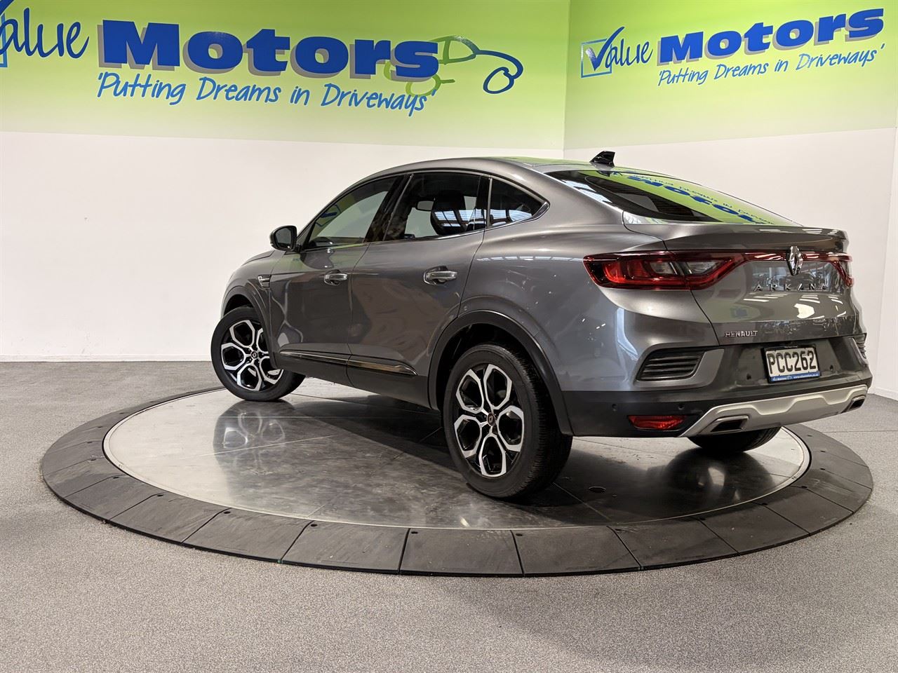 Vehicle image 5