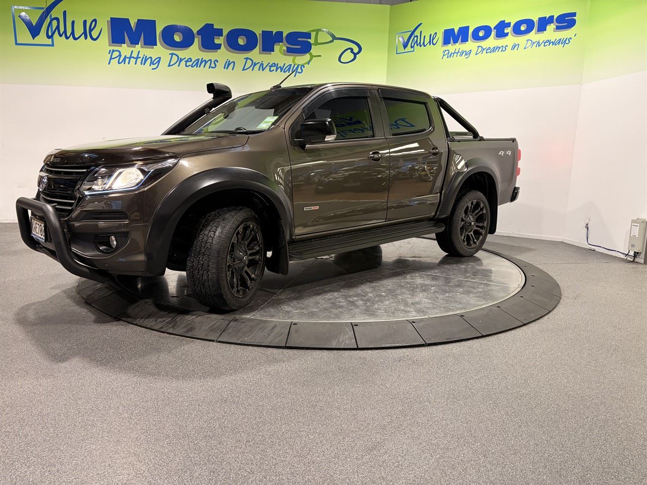 Vehicle image 3