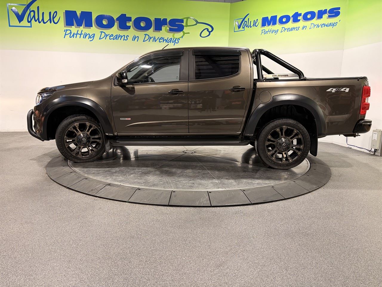 Vehicle image 4