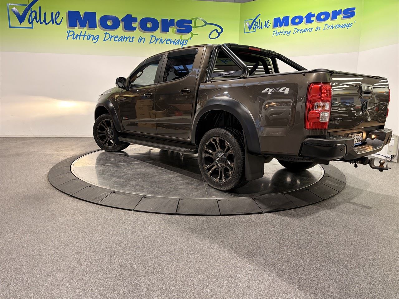 Vehicle image 5