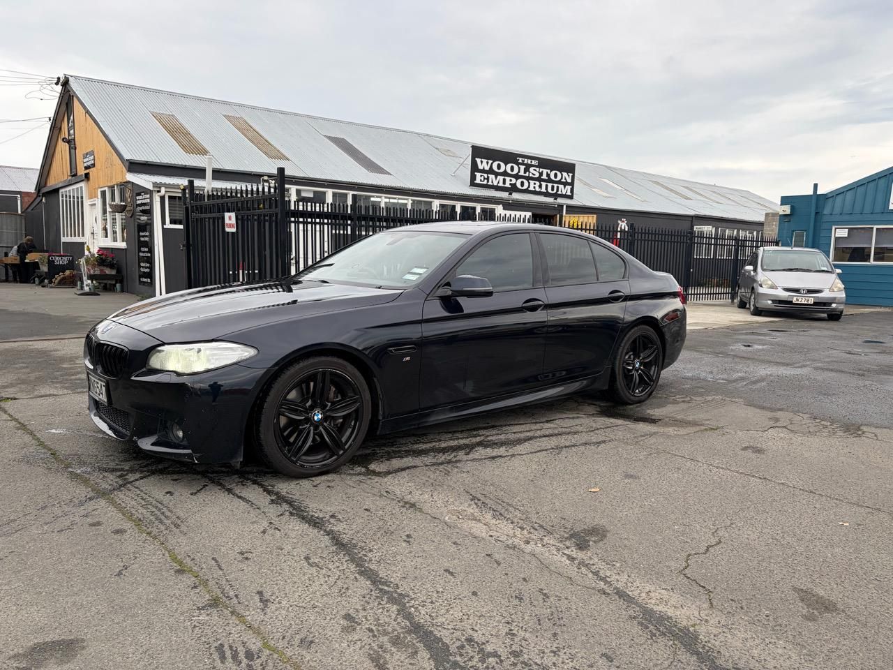 Vehicle image 4