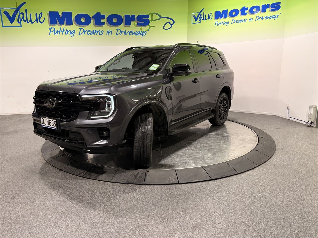 Vehicle image 3
