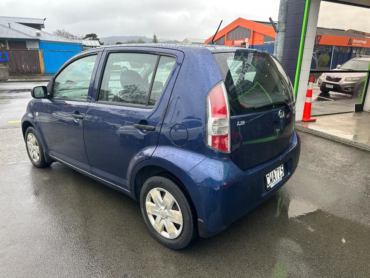 Vehicle image 5