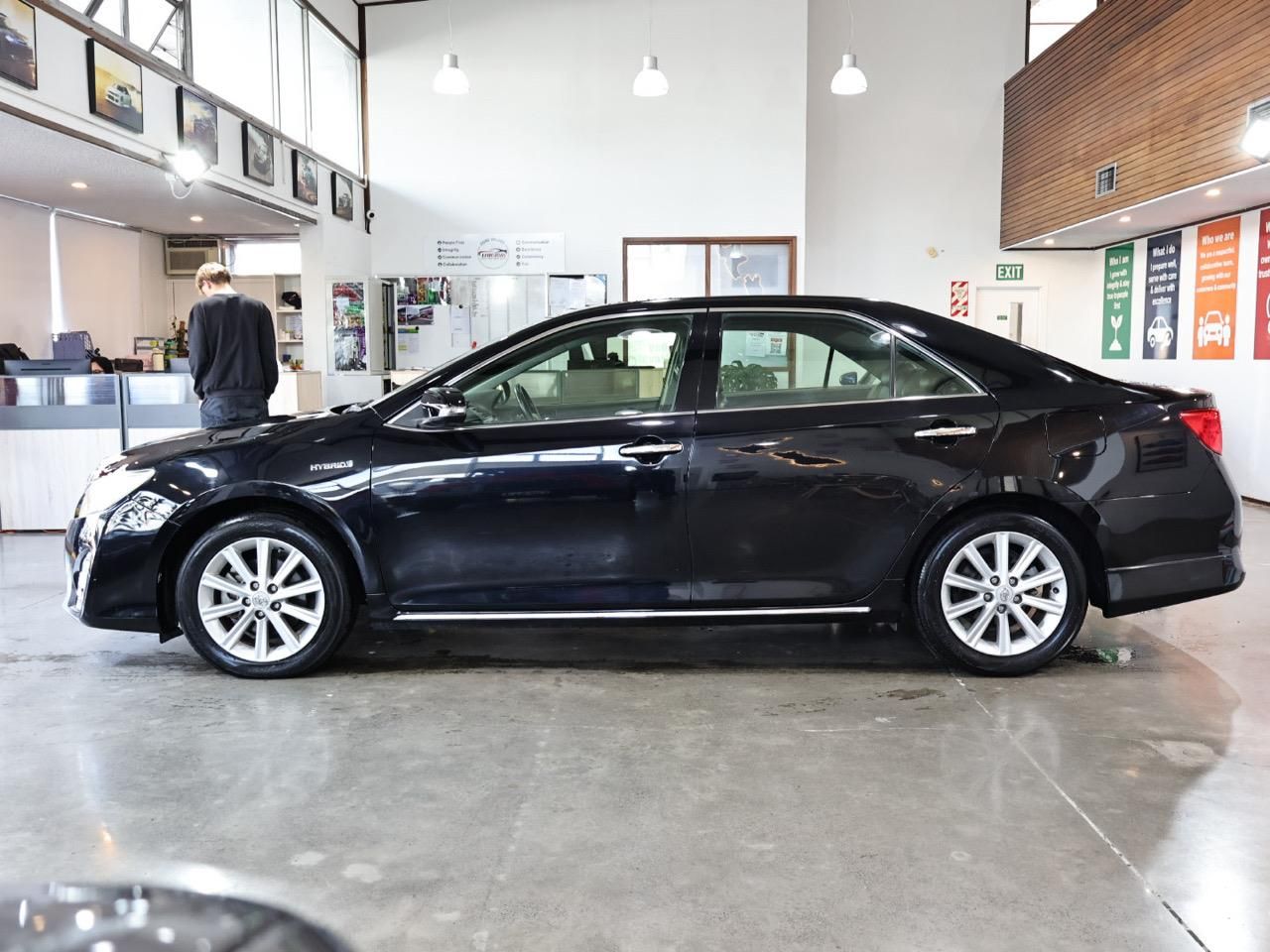 Vehicle image 5