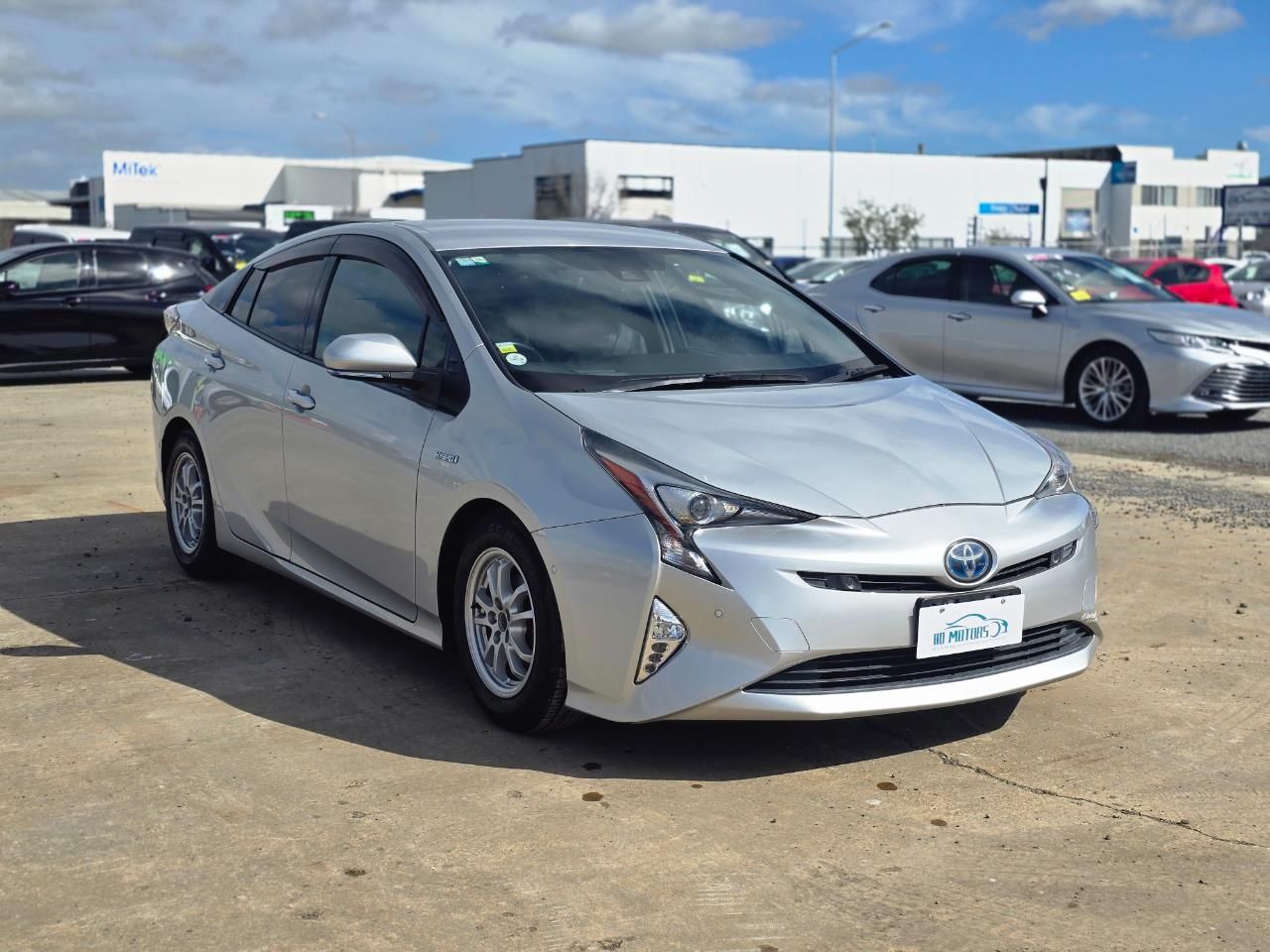 Vehicle image 3