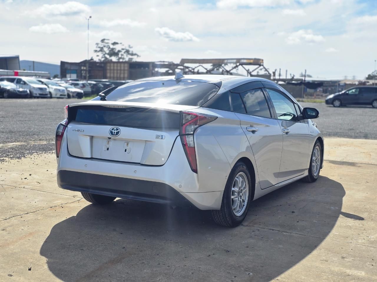 Vehicle image 5