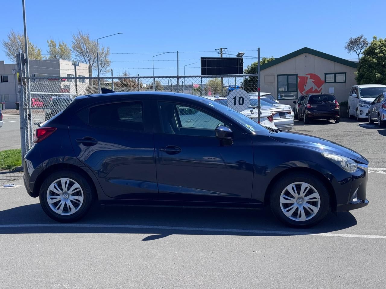 Vehicle image 4