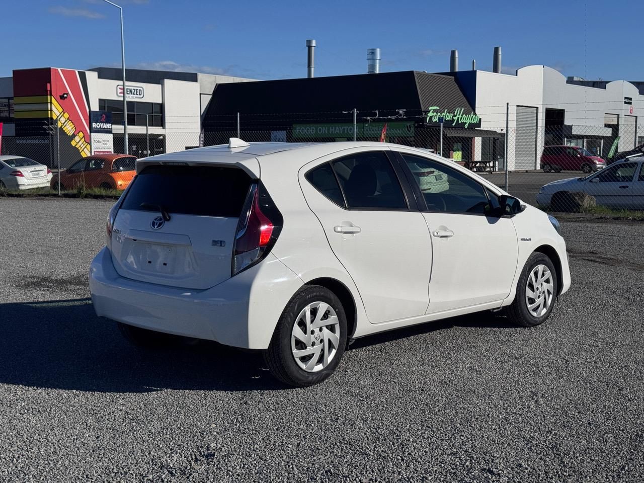 Vehicle image 5