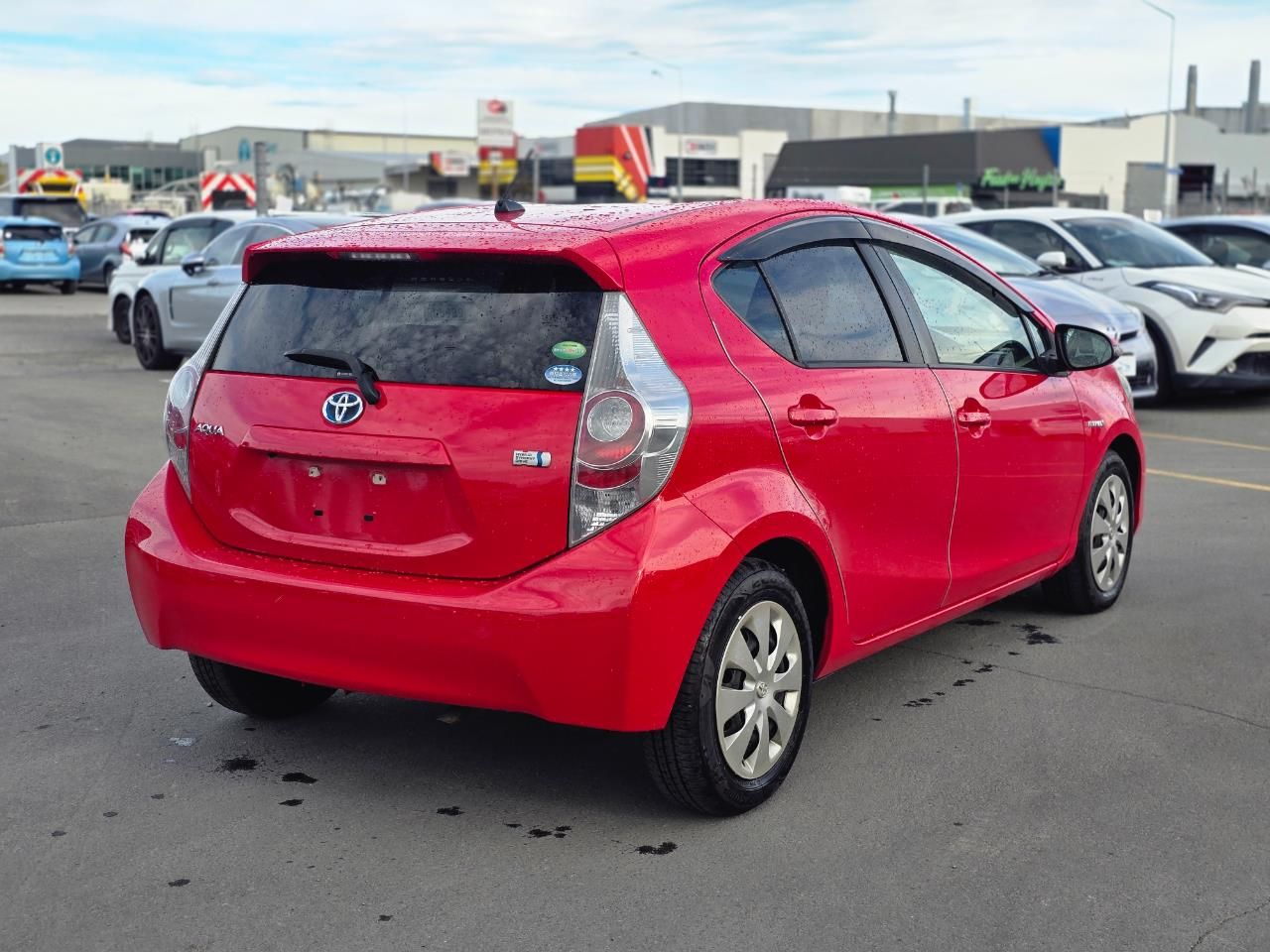 Vehicle image 5