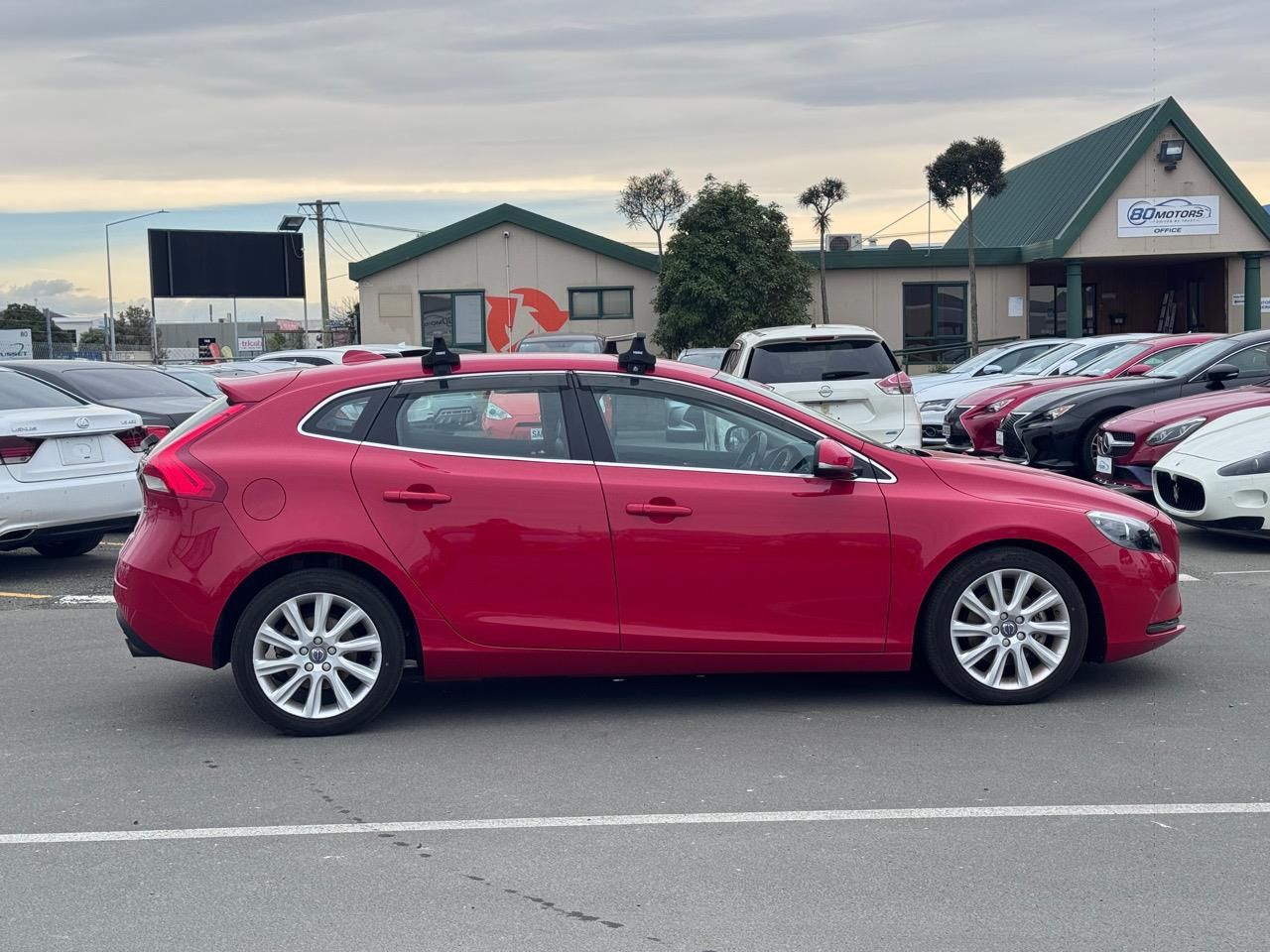 Vehicle image 4