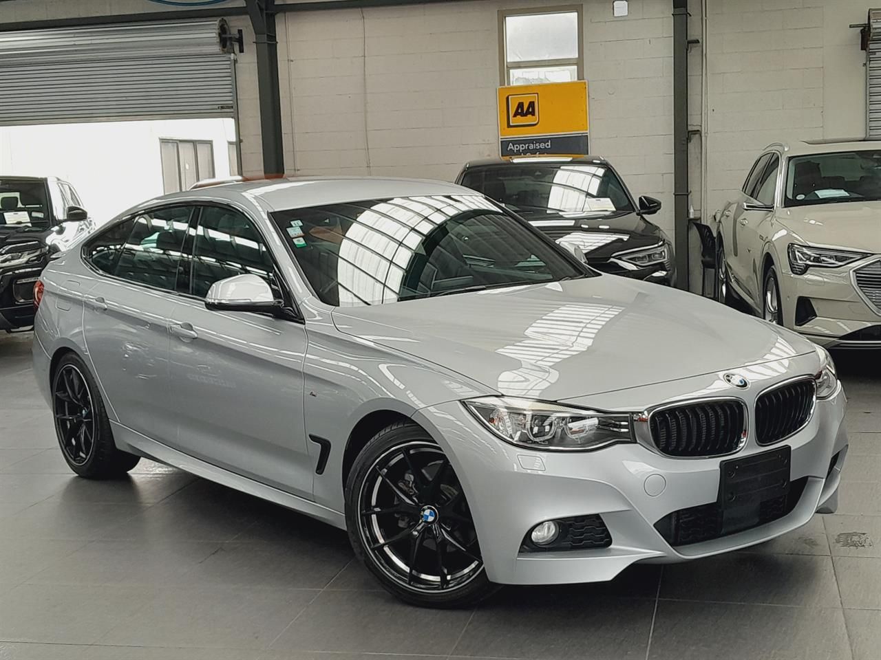 Vehicle image 1
