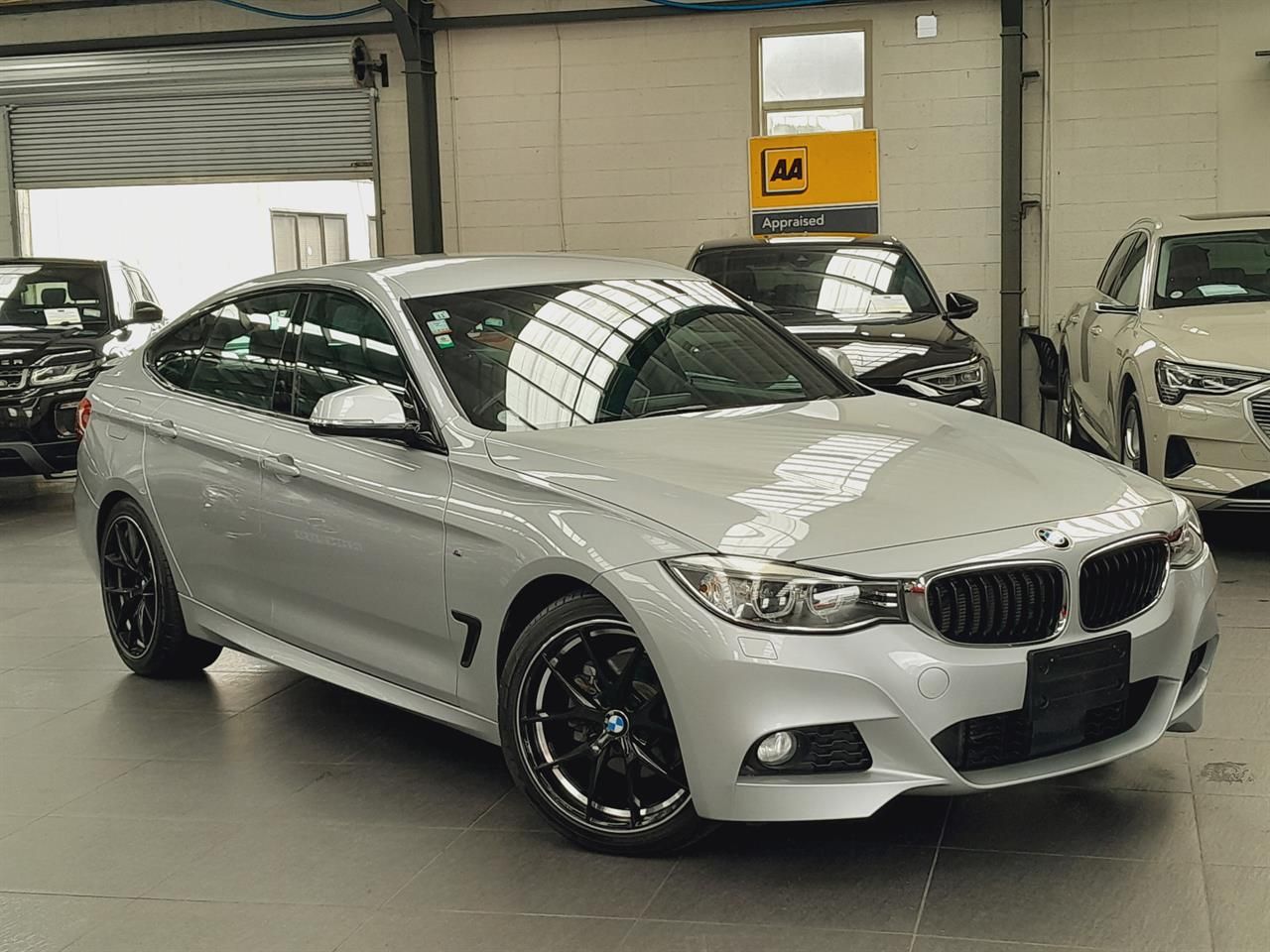 Vehicle image 3