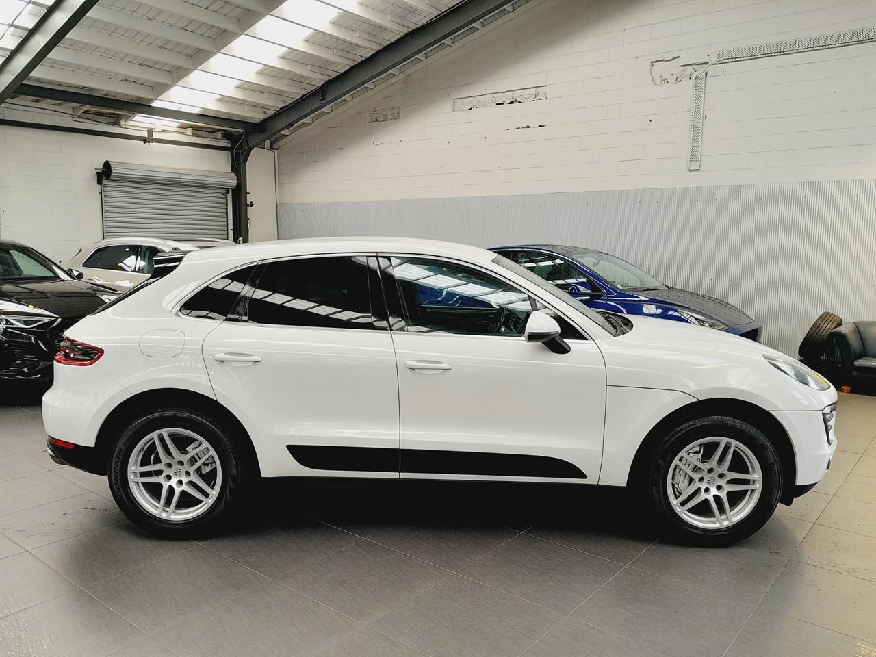 Vehicle image 3