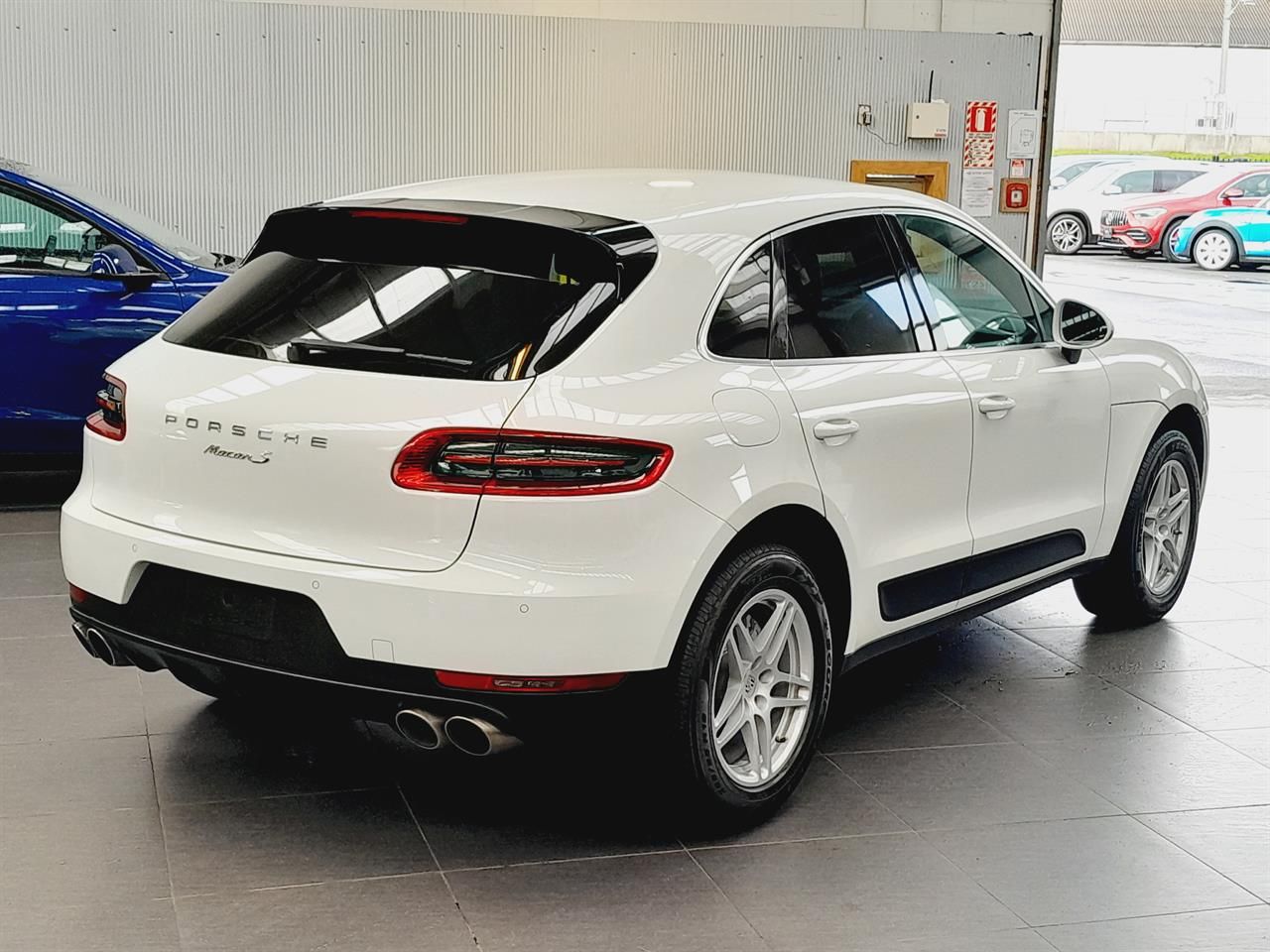 Vehicle image 4