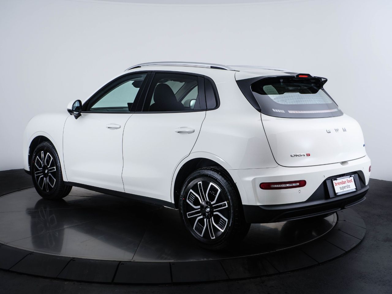 Vehicle image 5