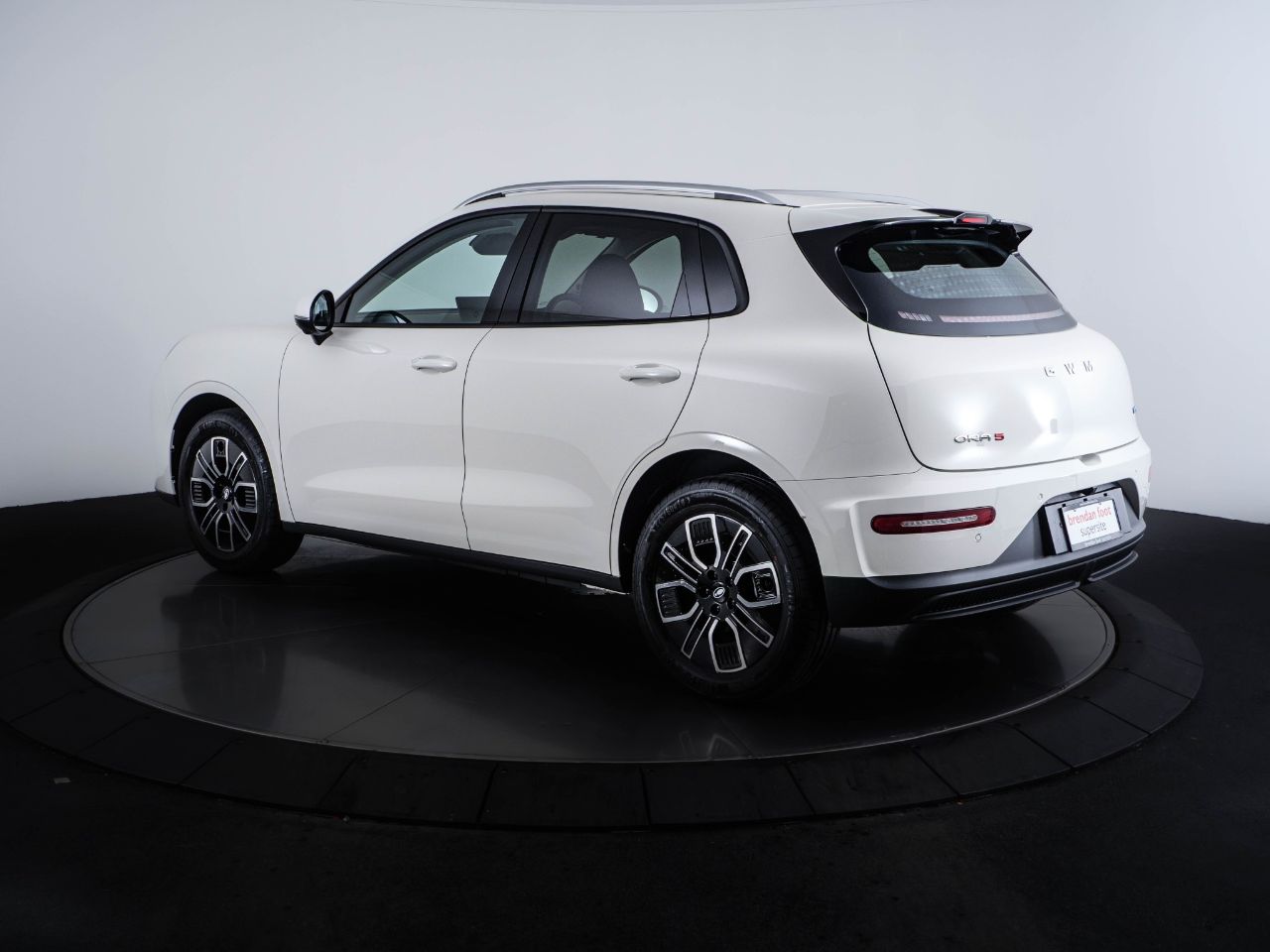 Vehicle image 5